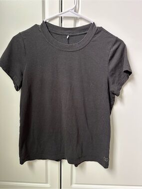 CALIA by Carrie Underwood Women's Black Short Sleeve Crewneck Tee
